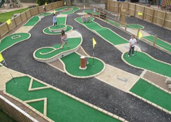 Crazy-Golf-